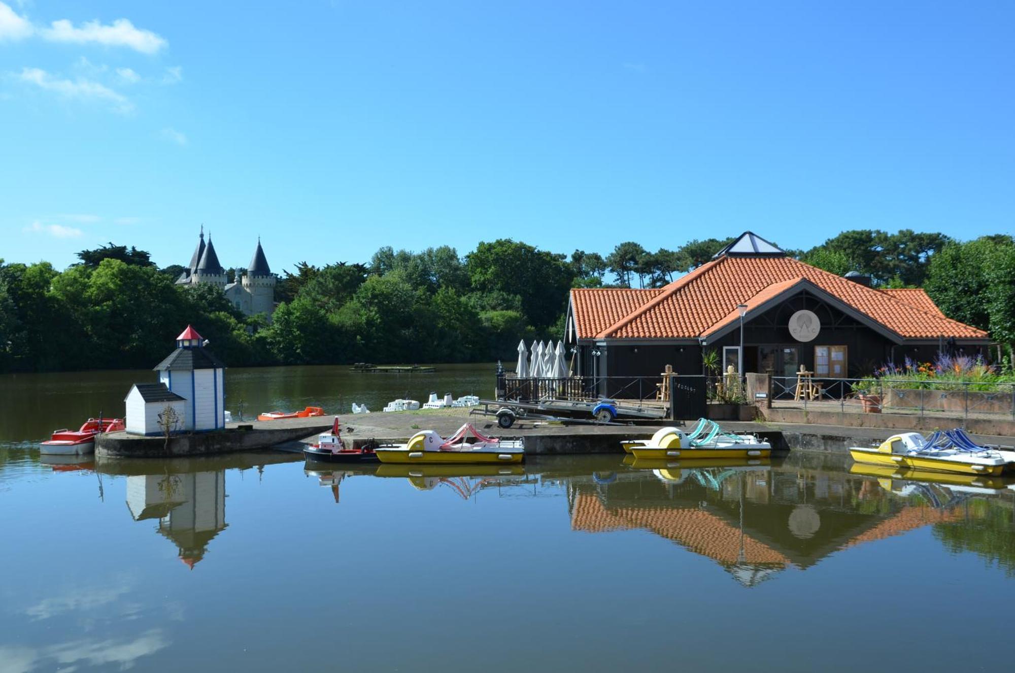 Appartement A Port Bourgenay, Vue Sur Lac, Au Pied D'un Parc Aquatique